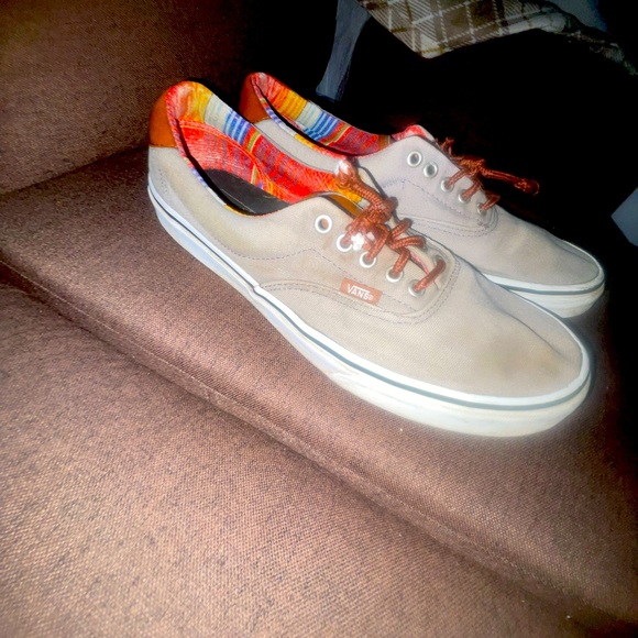 Vans - Picture 2 of 3